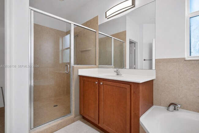 Building Photo - 4422 NW 112th Ct