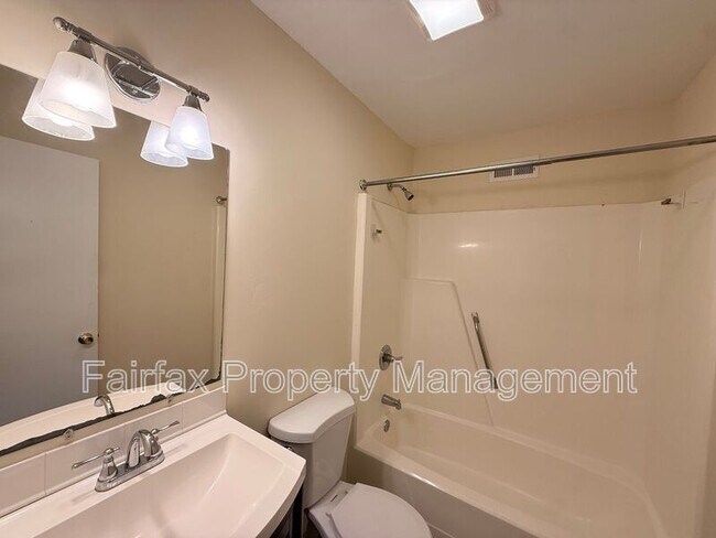 Building Photo - 1309 Hudson Ave