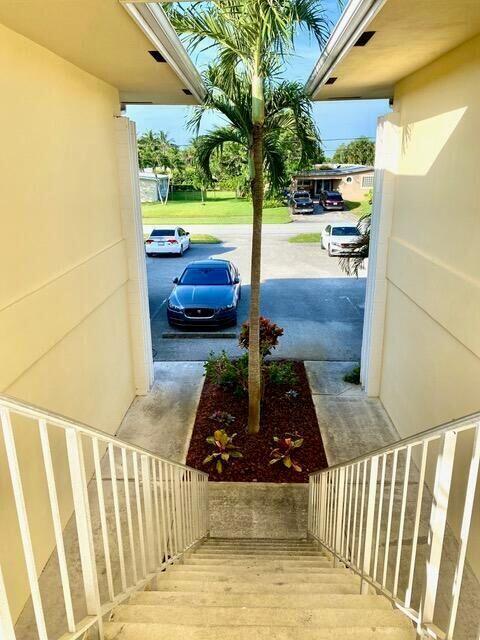 Building Photo - 731 Hummingbird Way