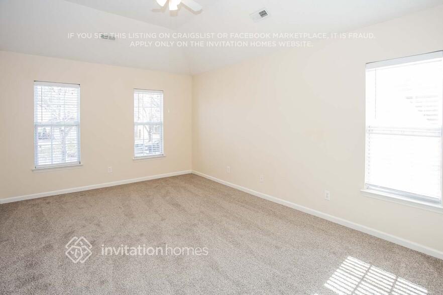 Building Photo - 9426 Olivia Ln