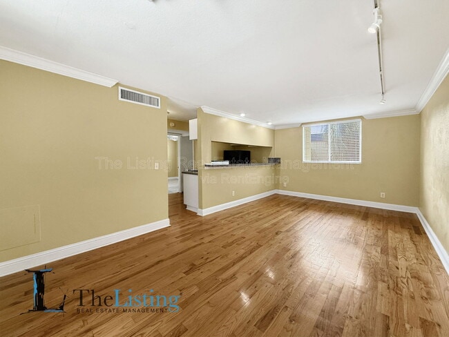 Building Photo - 1301 S Howard Ave