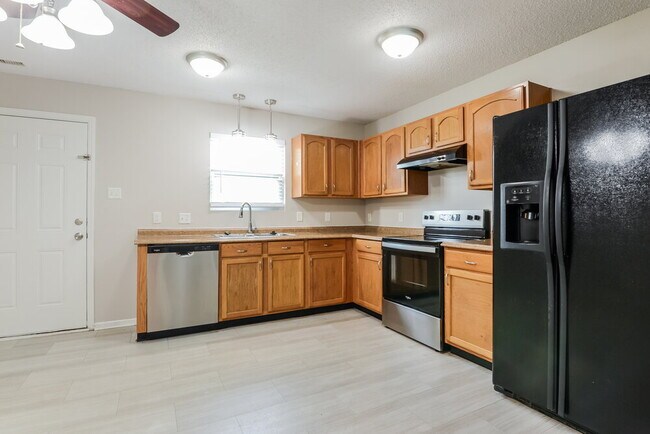 Building Photo - 2028 Prairie Sky Ln