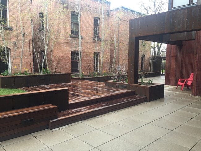 Building Photo - Amazing High End Condo in Award Winning "C...