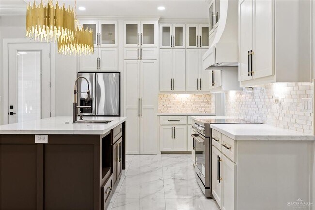 Building Photo - 32 Astrid St