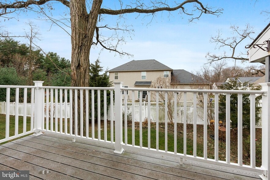 Building Photo - 402B Mulberry Cv