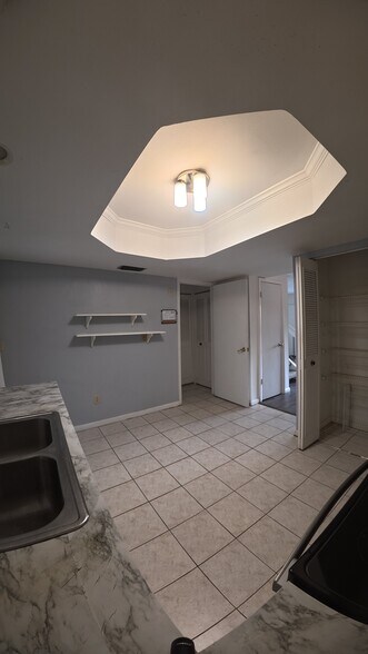 Building Photo - 15203 Morning Dr