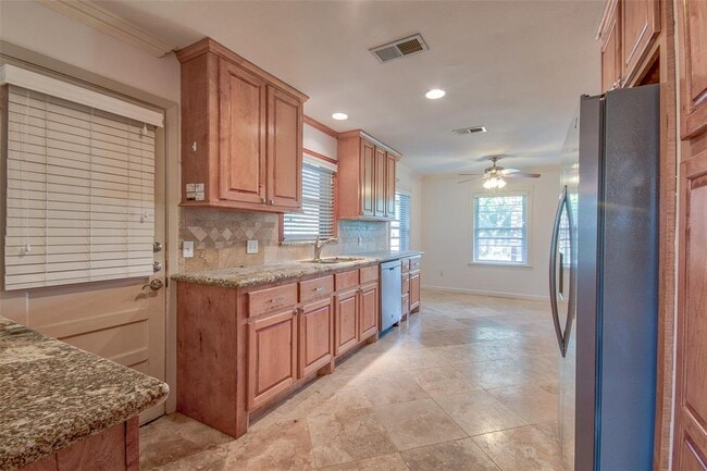 Building Photo - 4710 Willowbend Blvd