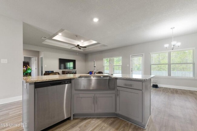 Building Photo - 12213 Savannah Cir