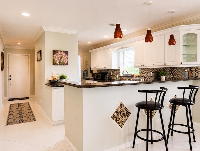 Building Photo - 13640 Coconut Palm Ct