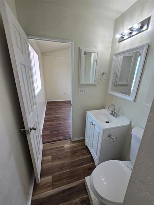 Building Photo - 2610 S Mission Rd