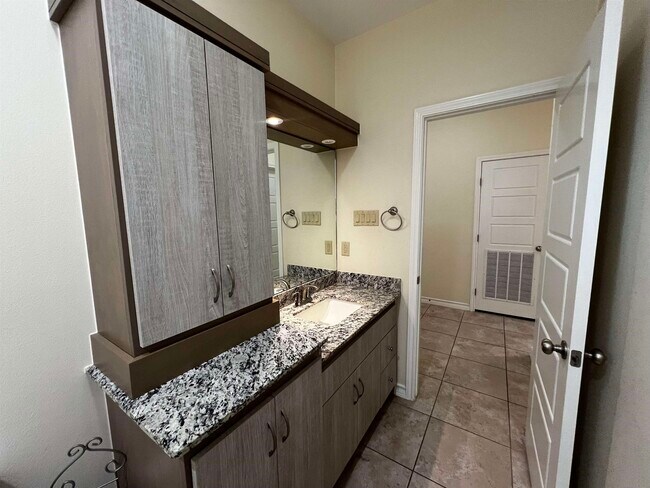 Building Photo - 5703 Moses Lp