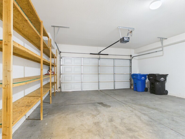 Building Photo - 17648 W Lisbon Ln