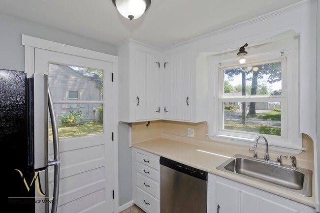 Building Photo - COMING SOON! Waterfront Single Family Home for Rent!