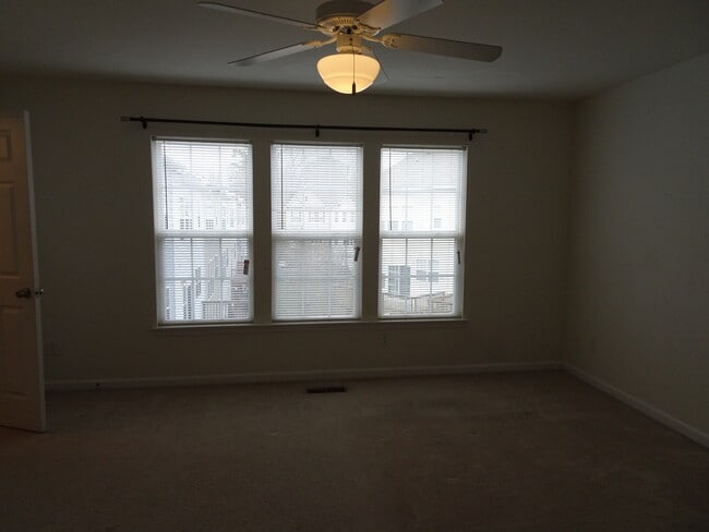 Building Photo - 610 Jessica Cir