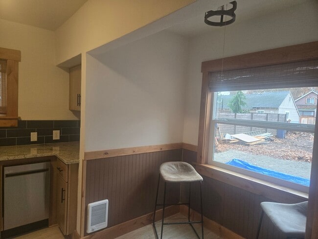 Building Photo - FOR RENT – 1 BED PLUS, 1 BATH DOWNTOWN COEUR D’ALENE