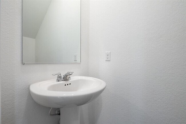 Building Photo - 105 Canley Lp
