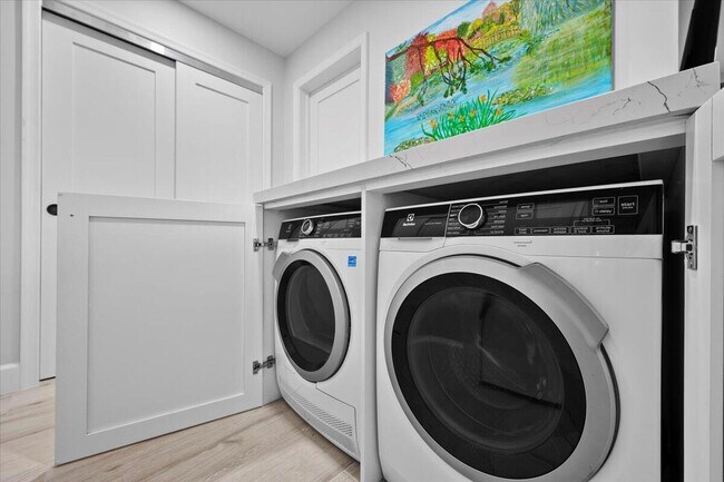 Building Photo - 2860 S Ocean Blvd