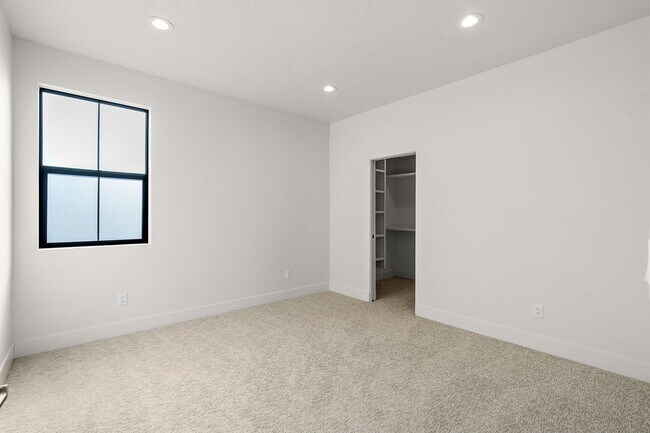 Building Photo - 98 S Carbon Rivet Ave