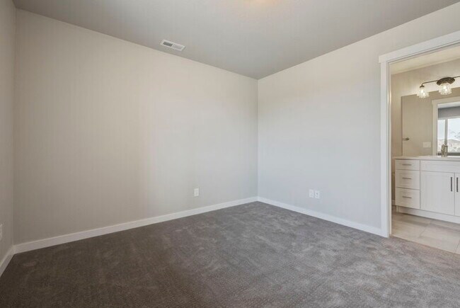 Building Photo - 8714 Vaunt Ct