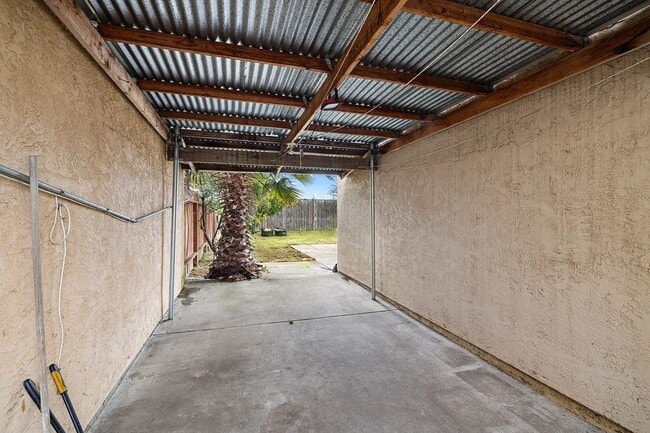 Building Photo - Fairfield, Remodeled 4 Bedroom Home on Quiet Court with Flexible Layout