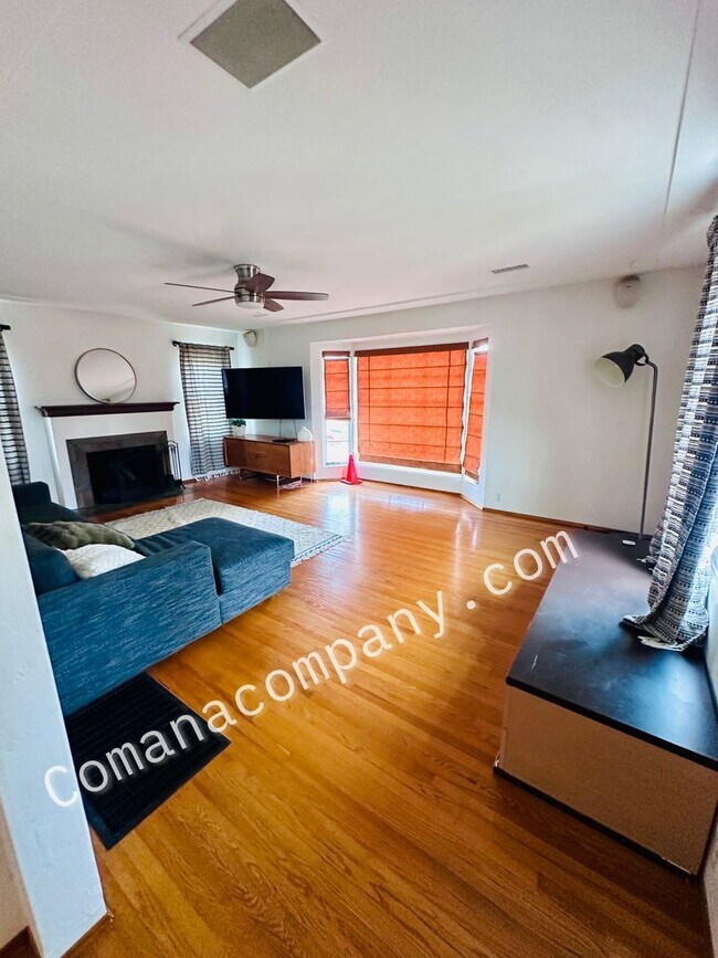 Building Photo - 4806 Aragon Dr