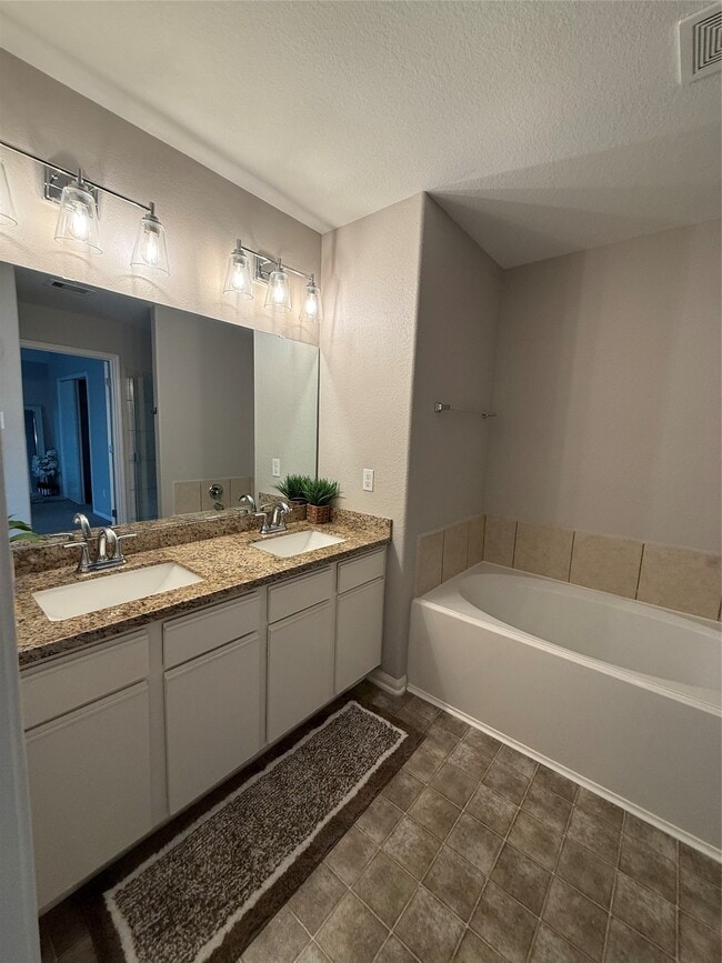 Building Photo - 23603 Legacy Oak St