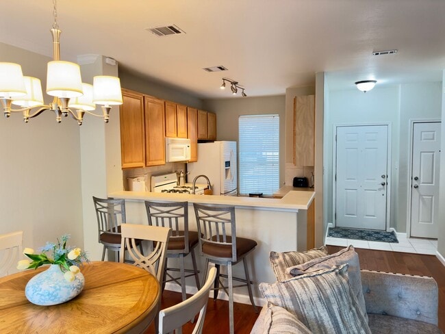 Building Photo - 2 Bedroom Townhome in Westcreek Ranch