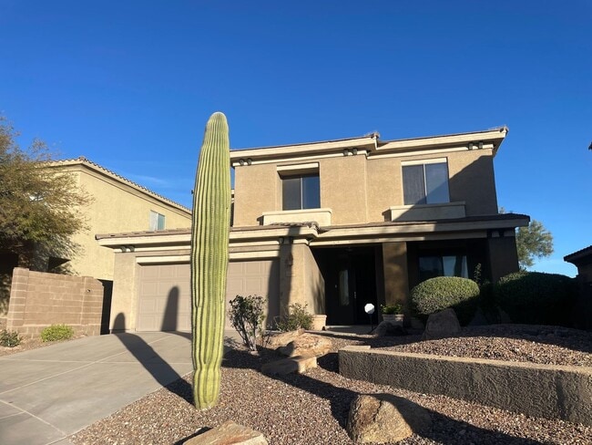 Building Photo - Stunning 5 Bedroom House!