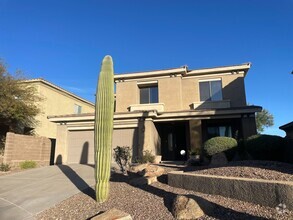 Building Photo - Stunning 5 Bedroom House!