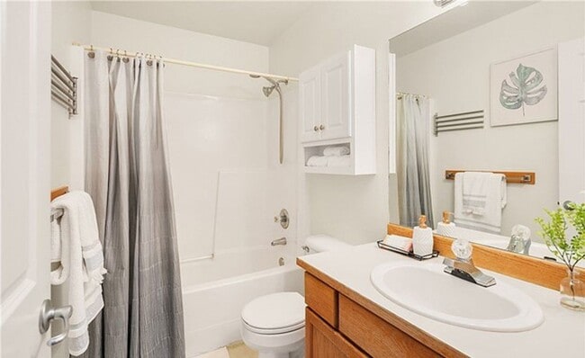 Building Photo - Beautiful 4 bed 2.5 ba Kingsridge home!!