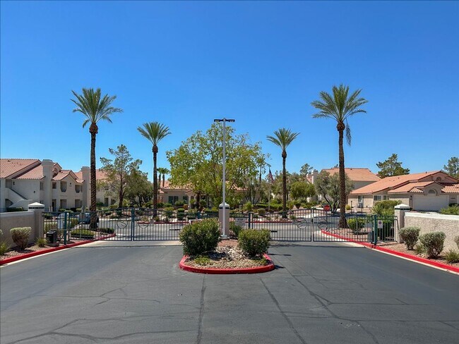 Building Photo - 2nd Level 2 bedroom, 2 bathroom condo outside of Summerlin