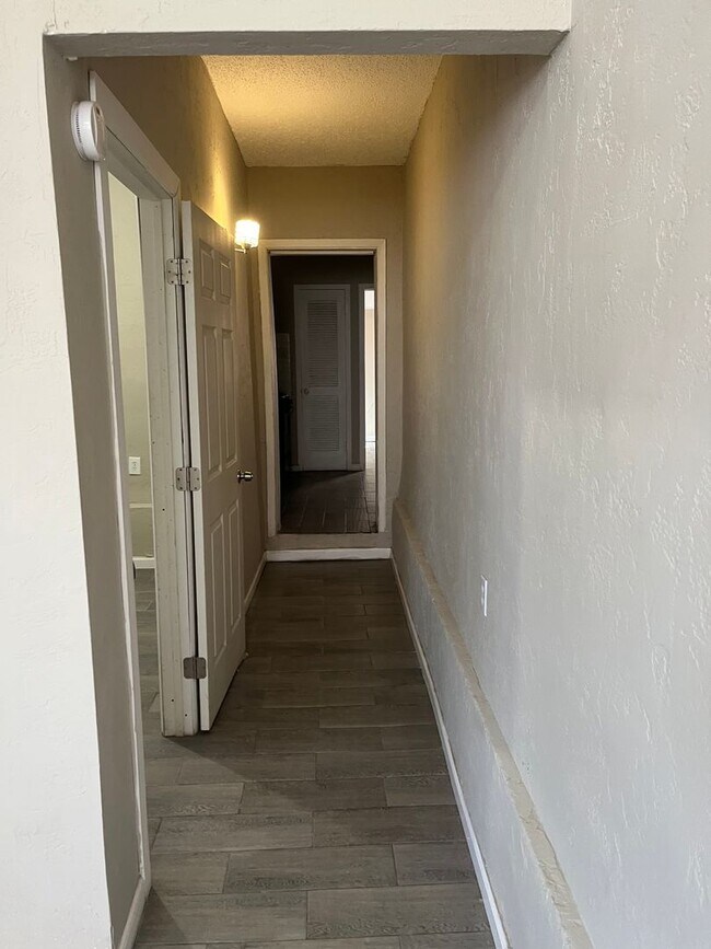 Building Photo - Apartment for rent In Downtown El Paso