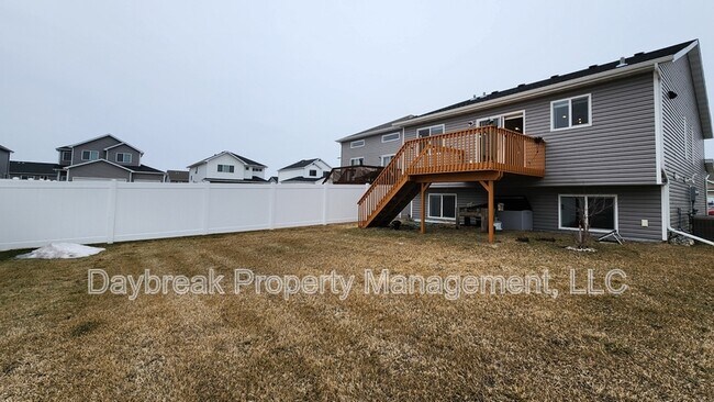 Building Photo - 2584 66th Ave S