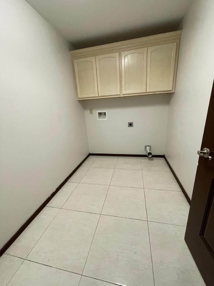 Building Photo - 3024 Whitetail Dr