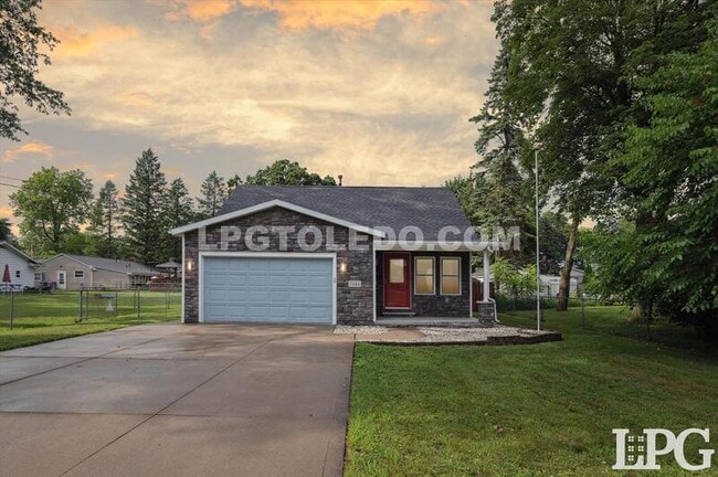 Primary Photo - 7044 Springfield Dr