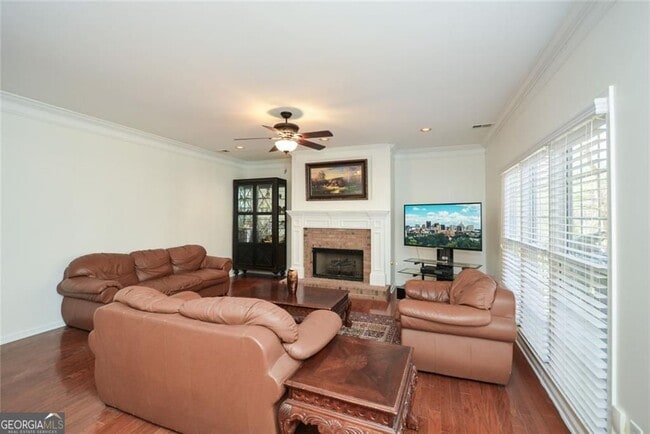 Building Photo - 305 Collegiate Dr