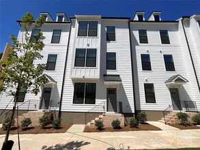 Building Photo - 15340 Ballancroft Pkwy