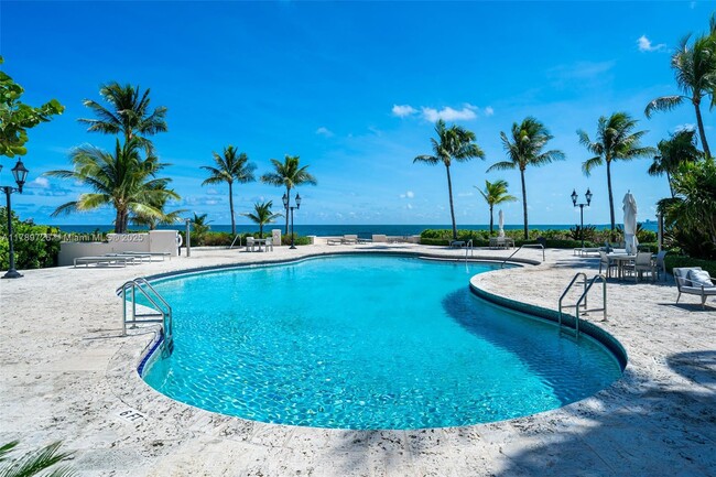 Building Photo - 19227 Fisher Island Dr