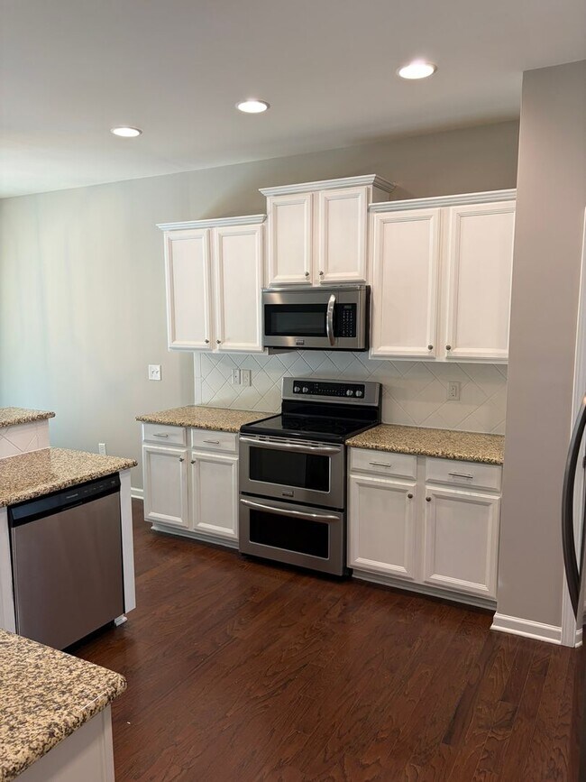 Building Photo - 2679 Southern Trace Dr