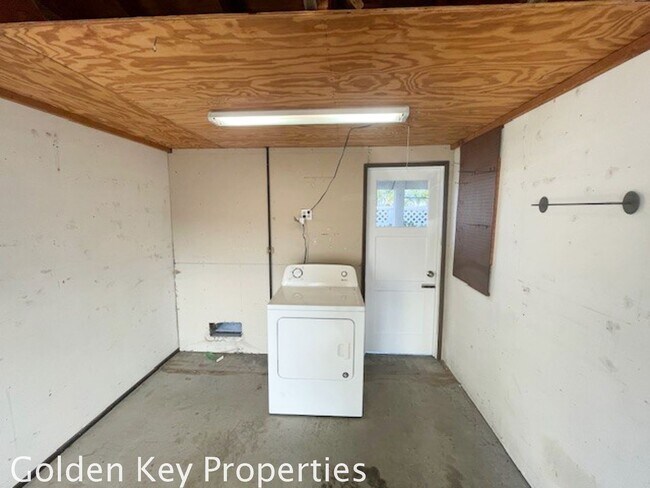 Building Photo - Nicely update Costa Serena Home!