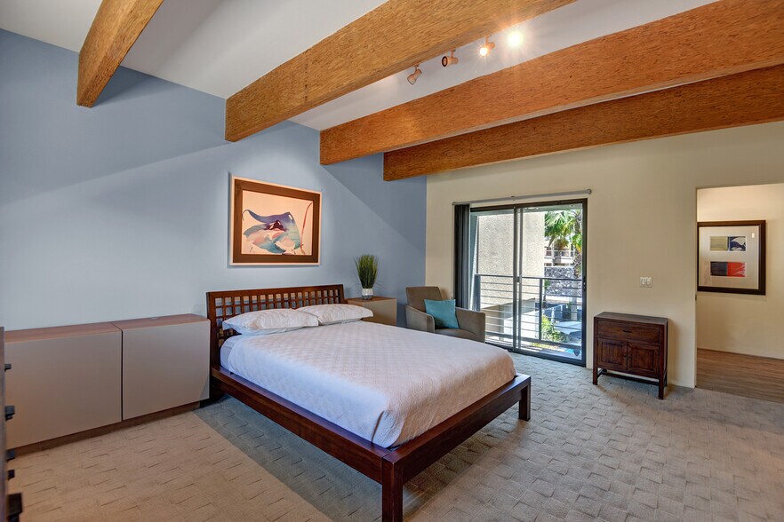 Building Photo - 1536 E Baristo Rd