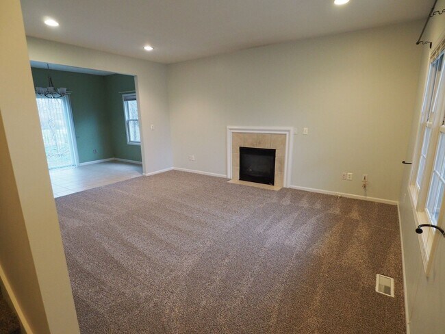 Building Photo - 3029 Charing Cross Rd