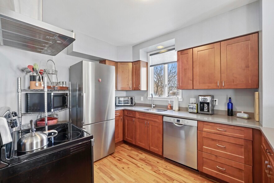 Building Photo - 372 Broadway