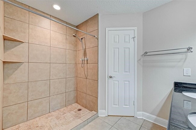 Building Photo - 21231 Park Rock Ln