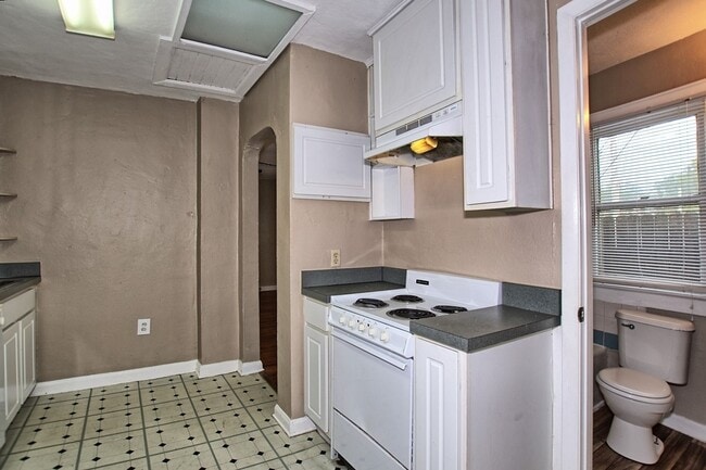 Building Photo - Available now!  Near downtown!