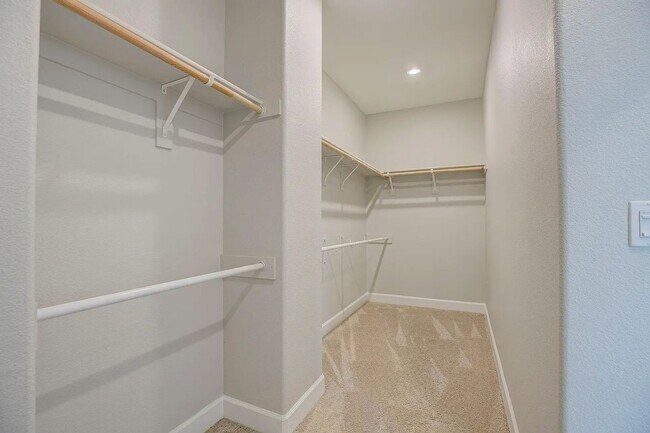 Building Photo - 1606 Lion St