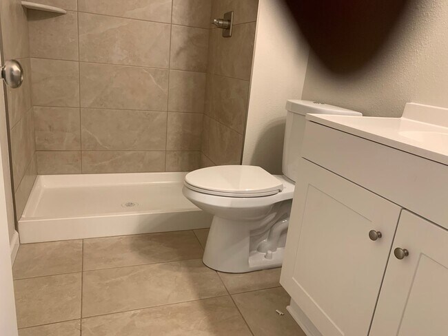 Building Photo - 5417 E Knoll Dr