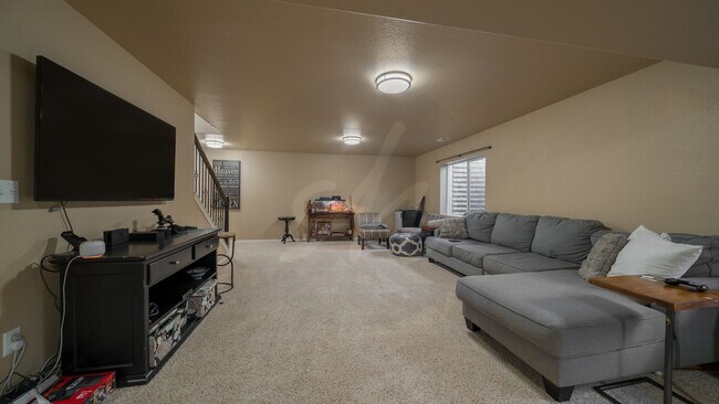 Building Photo - Immaculate 5 Bedroom Home in Wolf Ranch
