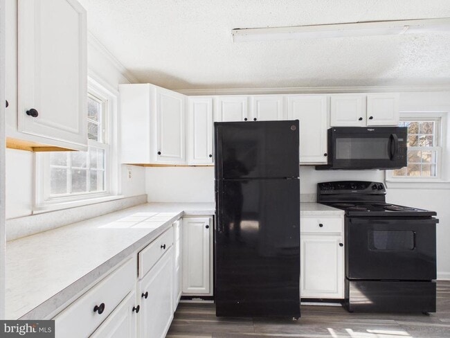 Building Photo - 629 Virginia Ave