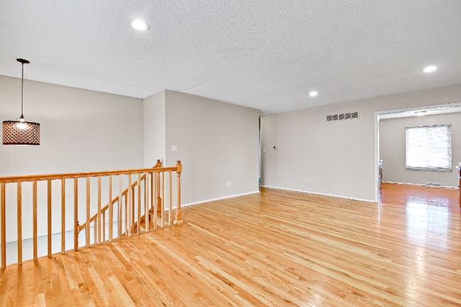 Building Photo - 1019 W 75th St